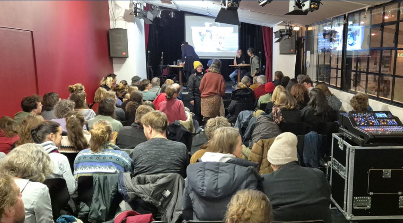 Children on Groner Landstraße. Event & Round Table