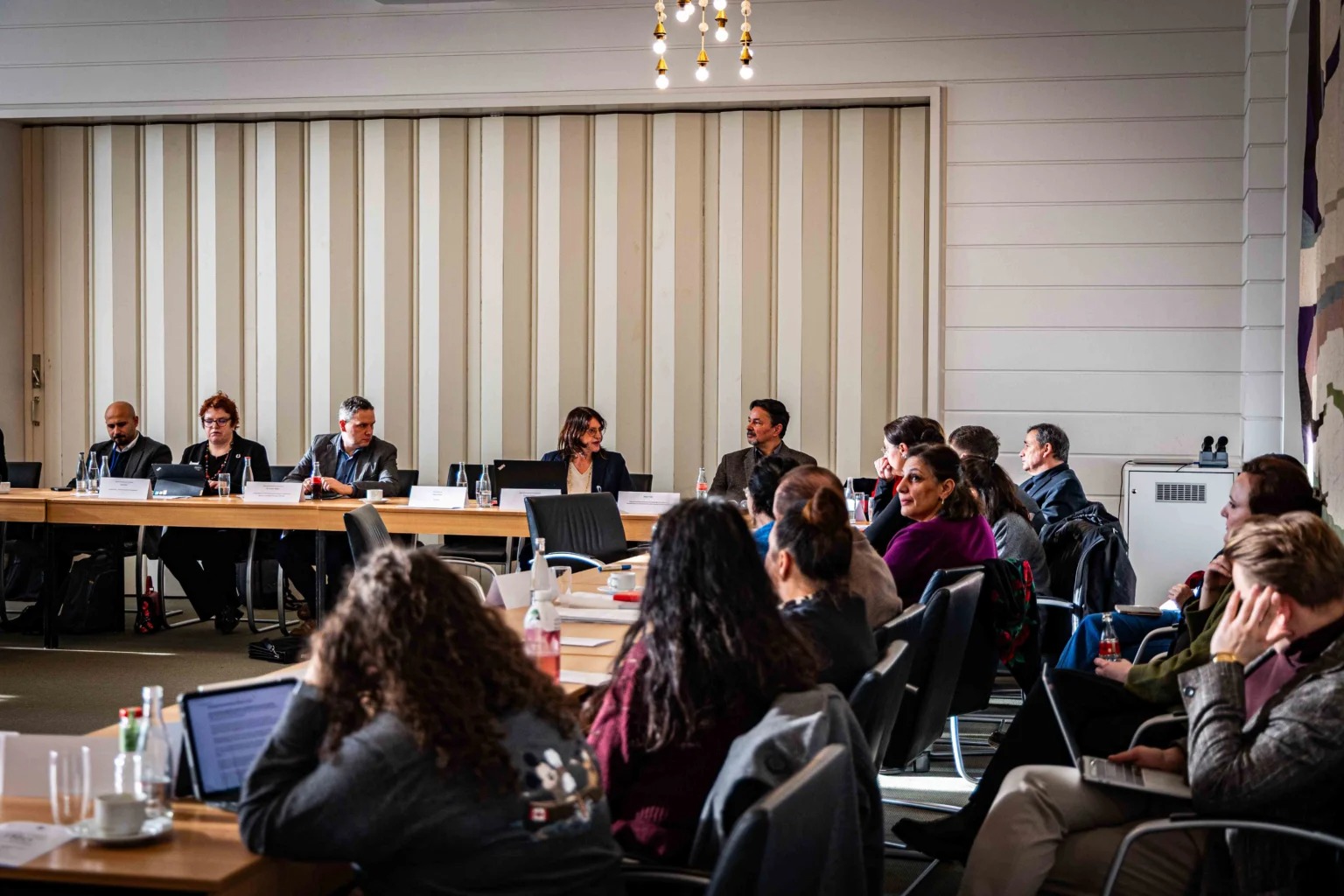 Gemeinsam Verantwortung übernehmen: Runder Tisch SiRo 3.0 für Bildungsgerechtigkeit von Roma und Sinti in Niedersachsen