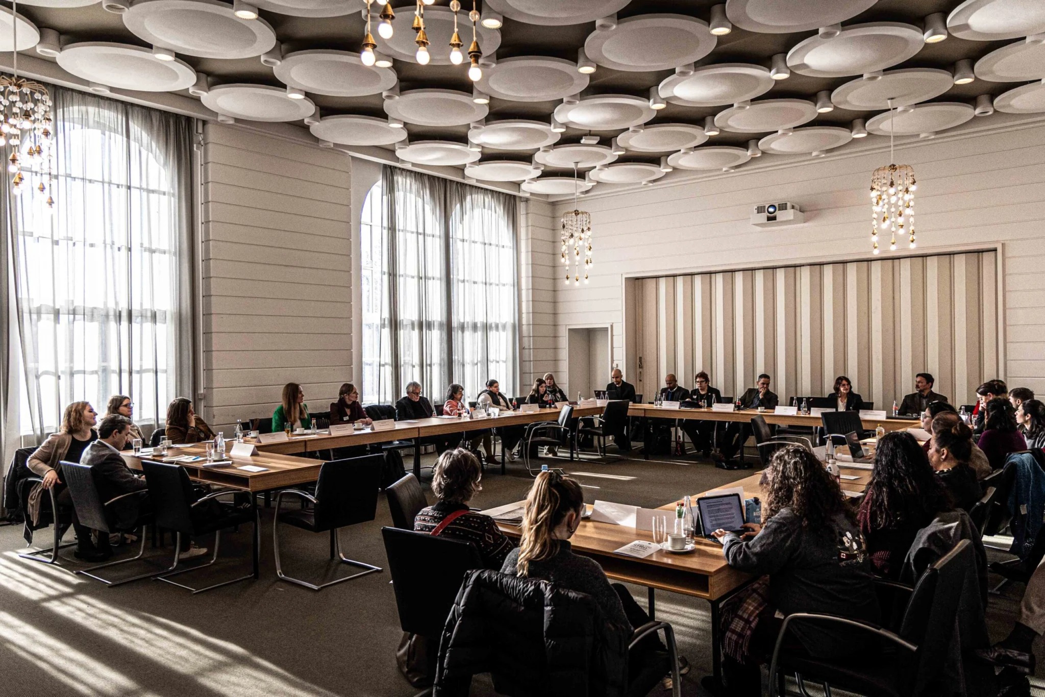 Gemeinsam Verantwortung übernehmen: Runder Tisch SiRo 3.0 für Bildungsgerechtigkeit von Roma und Sinti in Niedersachsen