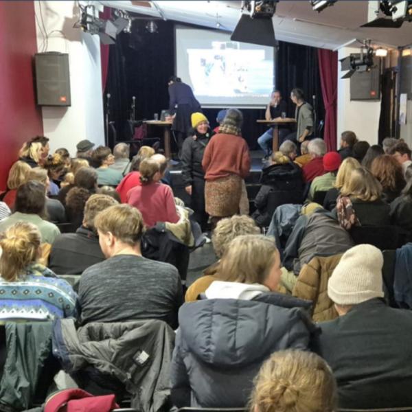 kinder-in-der-groner-landstrasse-veranstaltung-and-runder-tisch