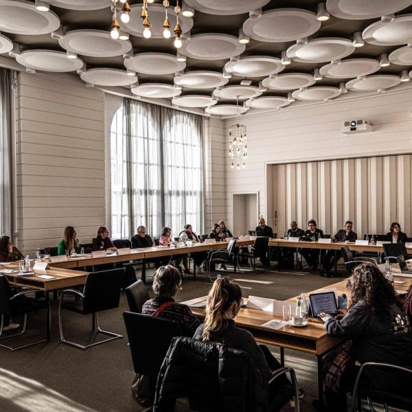 Gemeinsam Verantwortung übernehmen: Runder Tisch SiRo 3.0 für Bildungsgerechtigkeit von Roma und Sinti in Niedersachsen